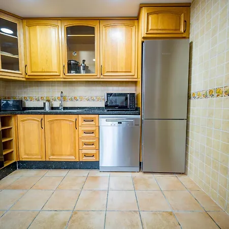بيت للعطل Port Townhouse W/ Jacuzzi *