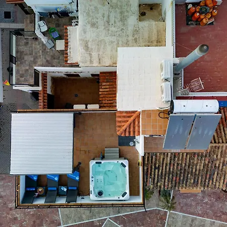بيت للعطل Port Townhouse W/ Jacuzzi *
